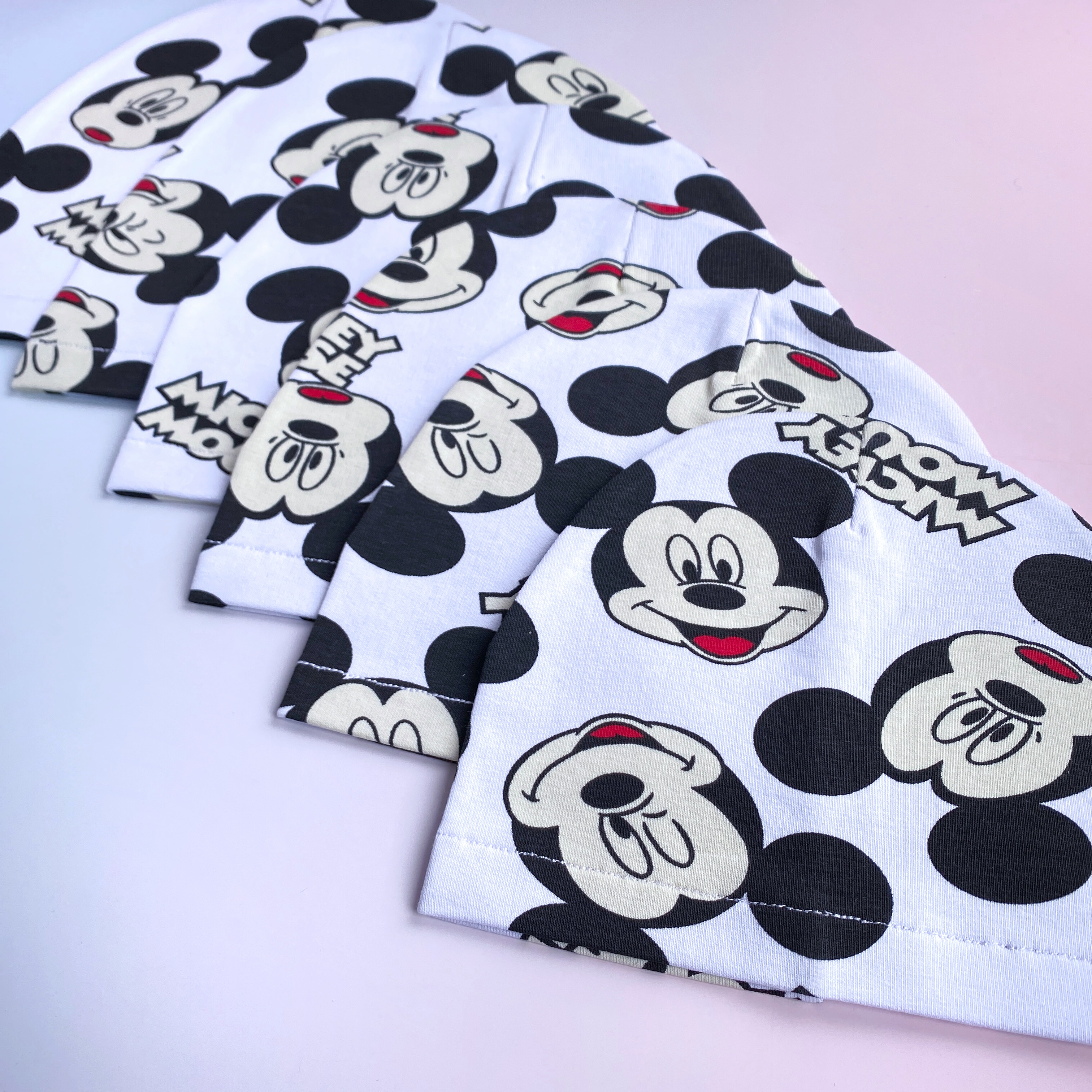 Шапка з міккі