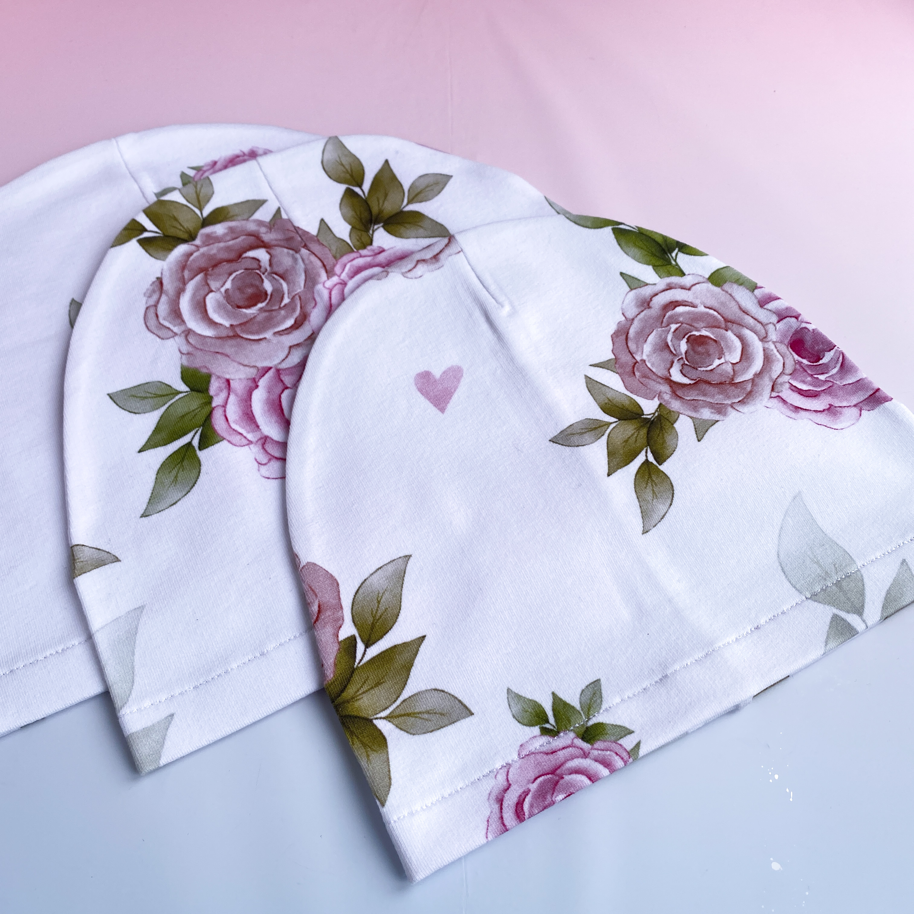 Шапка з квітками